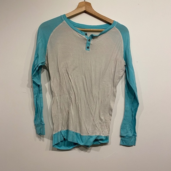 **$5 SALE** Lululemon Blue and White Striped Long Sleeve Workout Top - Picture 1 of 3